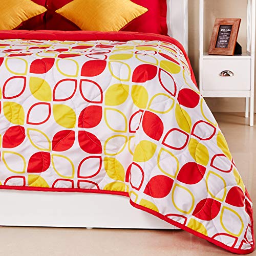 Amazon Brand - Solimo Arendale Microfibre Printed Quilt Blanket/Comforter, Single, 120 GSM, Yellow and Red, reversible