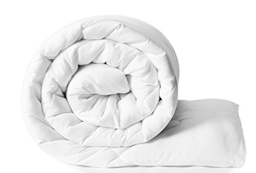 Amazon Brand - Solimo Microfibre Double Comforter - 200 GSM, White, lightweight