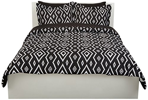 AmazonBasics 7-Piece Bed-in-A-Bag - Full/Queen, Black Aztec (Includes 1 bedsheet, 1 Comforter, 4 Pillowcases, 1 Fitted…