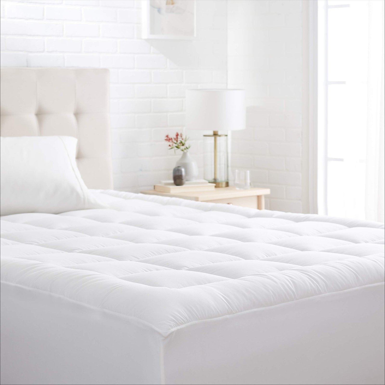 71D2Ao3EUQL.jpg AmazonBasics Down-Alternative Mattress Topper 60X80 - Image 1
