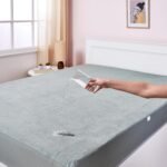 AmzonBasics Water Resistant Mattress Protector 80X60